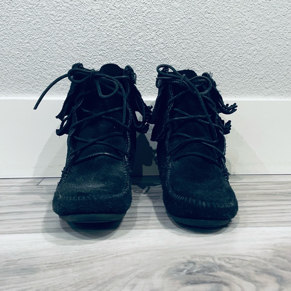 Minnetonka Black Lace Up Boots